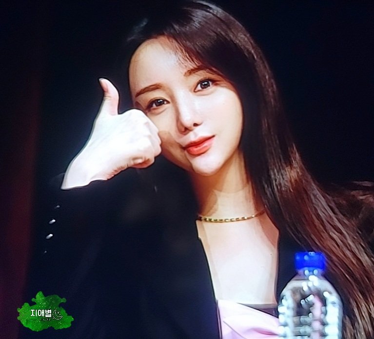 지애별💖 tweet media