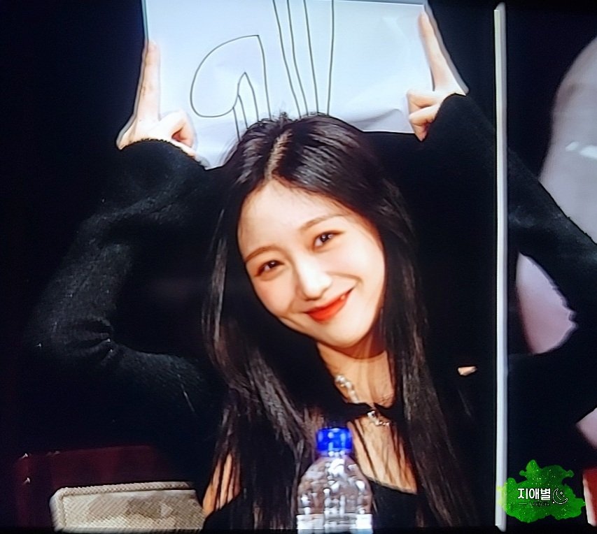지애별💖 tweet media