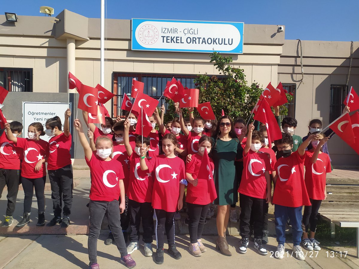CigliTekel's tweet photo. Cumhuriyetimizin 98.yılı kutlu olsun.Gazi Mustafa Kemal Atatürk ve silah arkadaşlarını rahmet, saygı ve minnetle anıyoruz.@izmir_ilmem @cigli_mem @karabeyoglu35 https://t.co/Auo85DuGcA