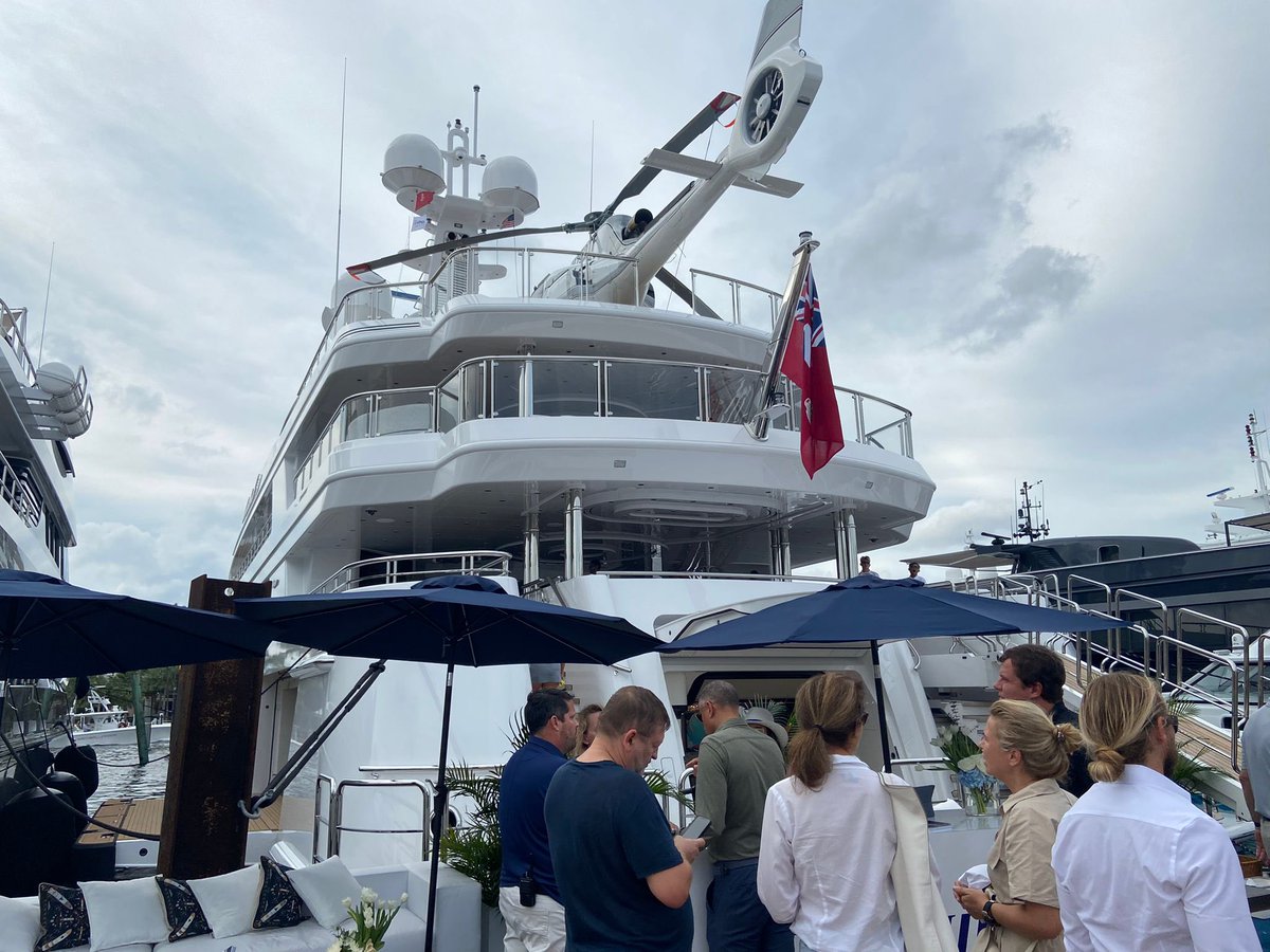 AyssInfo's tweet photo. We have had a fabulous time exploring Fort Lauderdale International Boat Show (FLIBS) this week. We had agent reps from Sasyss, Carlos Miquel there and had some super discussions with fellow industry people. Have you been? What did you enjoy seeing? #FLIBS2021 #yachtagent https://t.co/Ng26WCRscS