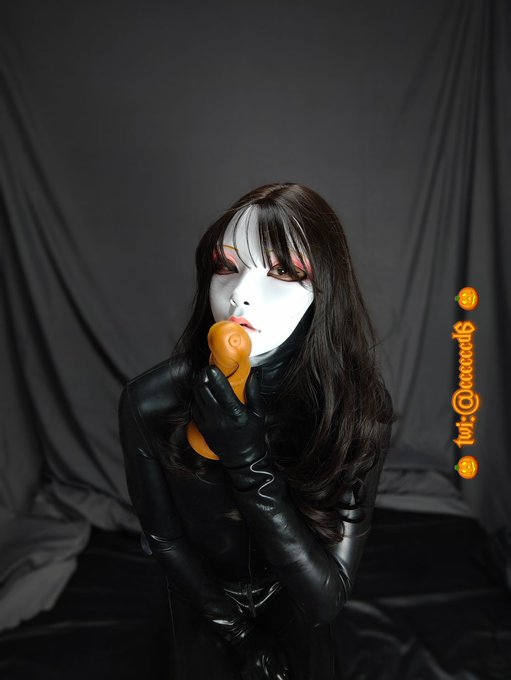 张嘴～姐姐喂你吃糖糖～ 乖哦，姐姐爱你😈 #holloween #latex #四爱 https://t.co/rLqqFTaUTZ<a href="/tag/holloween"class="tags">#holloween</a><a href="/tag/latex"class="tags">#latex</a><a href="/tag/%E5%9B%9B%E7%88%B1"class="tags">#四爱</a>