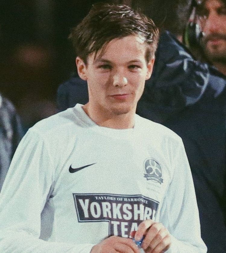 saeismissing's tweet photo. Don't Let It Break Your Heart
 #DontLetItBreakYourHeart
 #LouisTomlinson
 @Louis_Tomlinson https://t.co/p8k2drhhPJ
