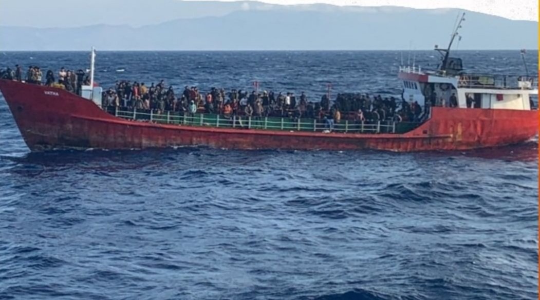 CartelBanana's tweet photo. Greece rescues cargo ship carrying 400 migrants and refugees in one of the largest rescue operations ever carried out in the Eastern Mediterranean.
#hcg #greece #greekborders #Mediterranean #sea #RESCUE https://t.co/YiUvC2JaE9