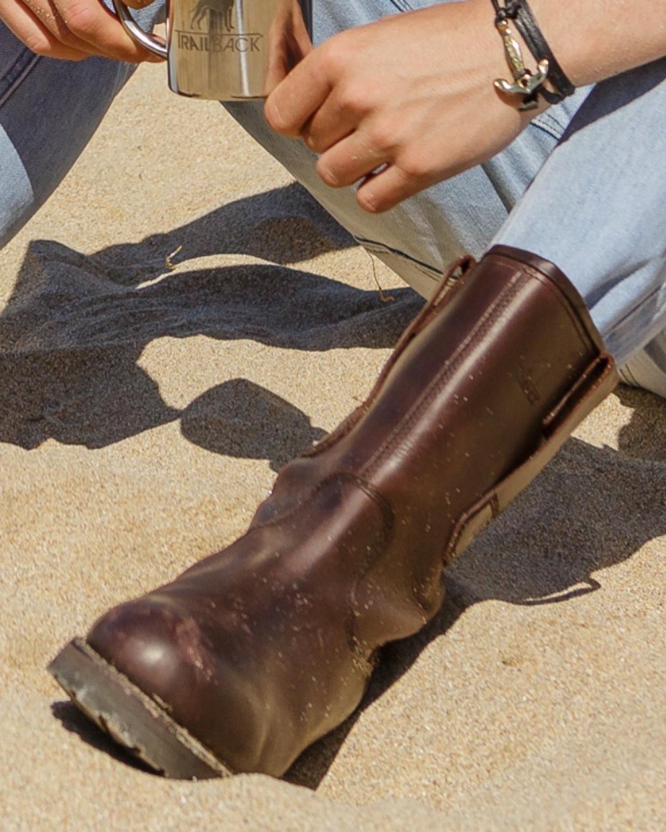 Trailback01's tweet photo. We are so sorry that we are sold out on many of our sizes, it has been hectic here for us.  With the new Brexit requirements, shipments seem to take so long to arrive these days. We are getting there and hope to have more Trailbacks in all sizes  very soon. https://t.co/sgJiRbcC7G