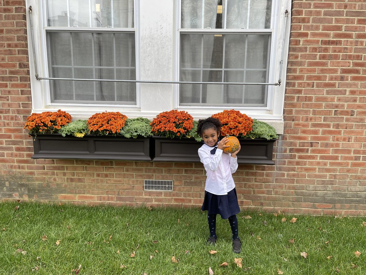 HopeacademyAP's tweet image. Fall Fun Friday at Hope Academy included some pumpkin patch picking at our beautiful new Campus!