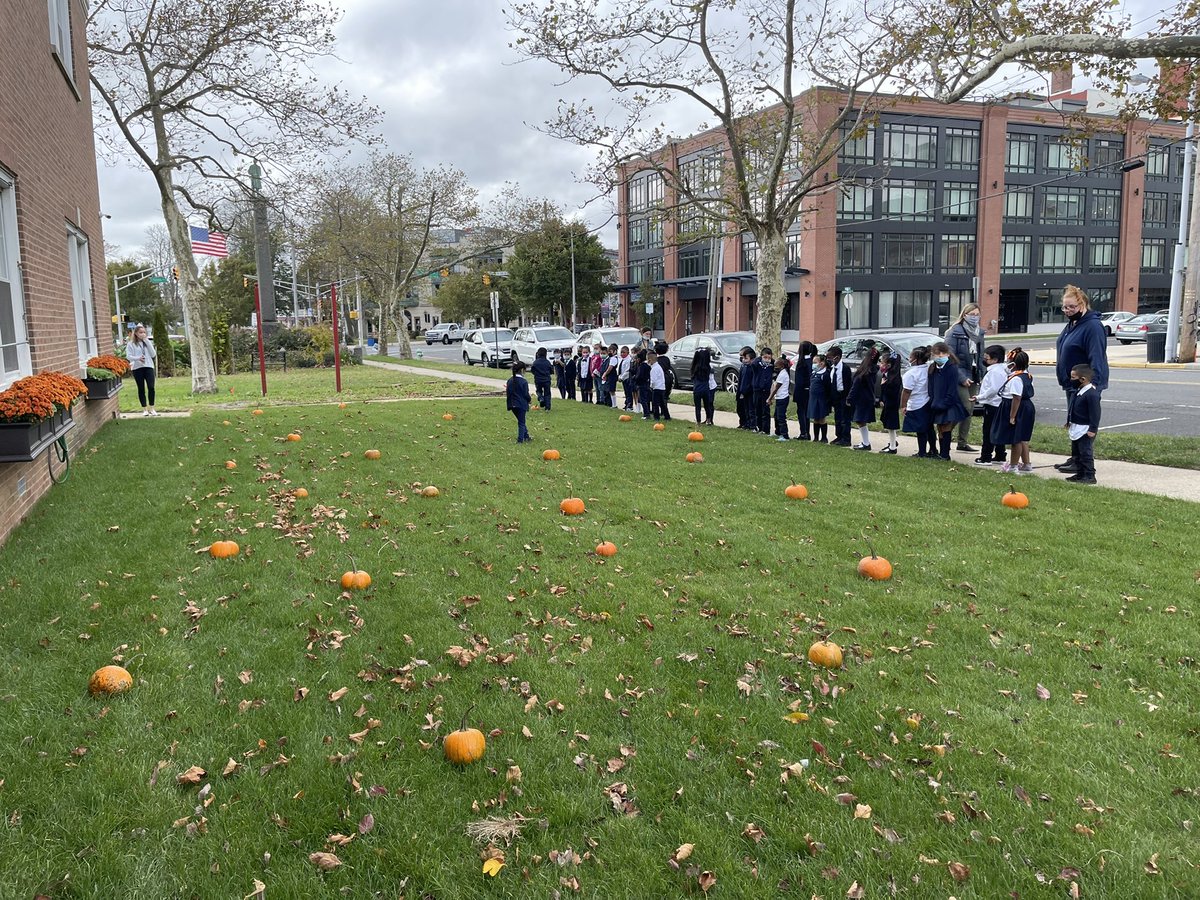 HopeacademyAP's tweet image. Fall Fun Friday at Hope Academy included some pumpkin patch picking at our beautiful new Campus!