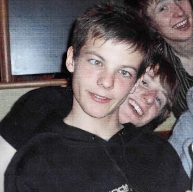 Dari80265066's tweet photo. Louis tomlinson tiene los ojos mas preciosos de todo el universo simplemente son perfectos, preciosos y poderosos https://t.co/8fnPCk2evn