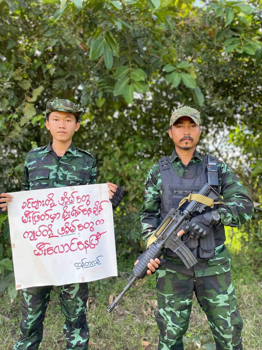 m_krl1's tweet photo. PDF members from somewhere in a forest in #Myanmar protested against military dictatorship on Oct30 and showed their solidarity to civilians of Chin’ #Thantlang where more than 164 houses have been burnt to the ground by Junta.
#Oct30Coup “#HelpChinState”
#WhatsHappeningInMyanmar https://t.co/KLUWahQXk2