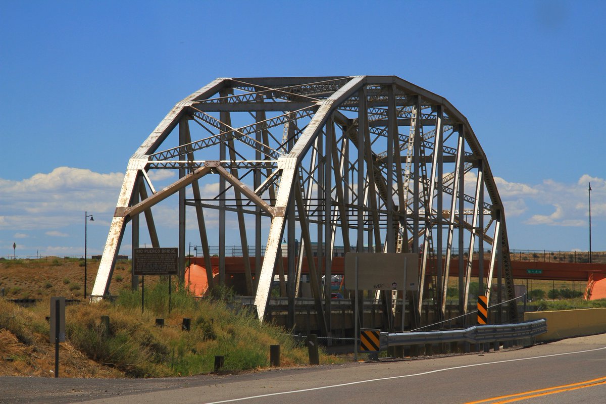 TimeTraveler911's tweet photo. The Rio Puerco Bridge is located on #Route66NewMexico west of #Albuquerque not far from @enchantedtrails. A post-1937 alignment of Route 66. Visitors can walk across the bridge. Another #Route66Bridge on Route 66 for #Route66Smiling with hosts @66Travelers and @TimeTraveler911 https://t.co/55zStn1HVo