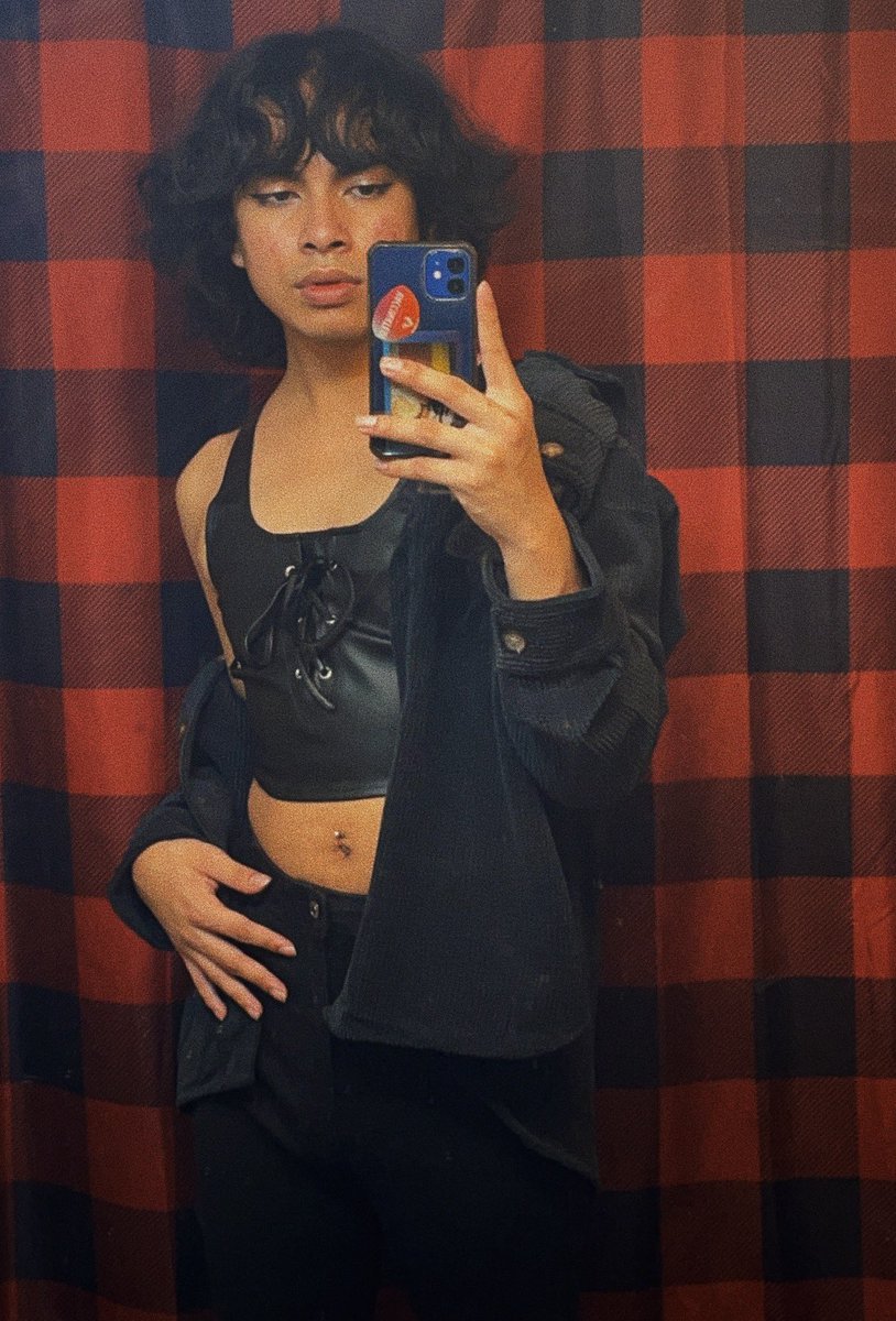 applebottompie_'s tweet photo. Is this outfit hot enough for a date 😏🙄 #LGBTQ #gay https://t.co/S3895ITuFE