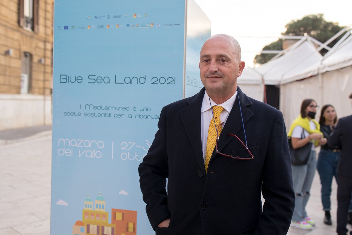 Blue Sea Land tweet media