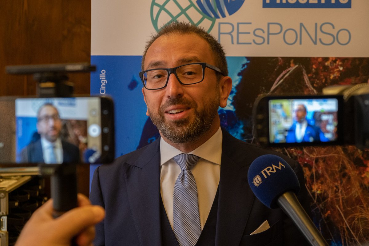 Blue Sea Land tweet media