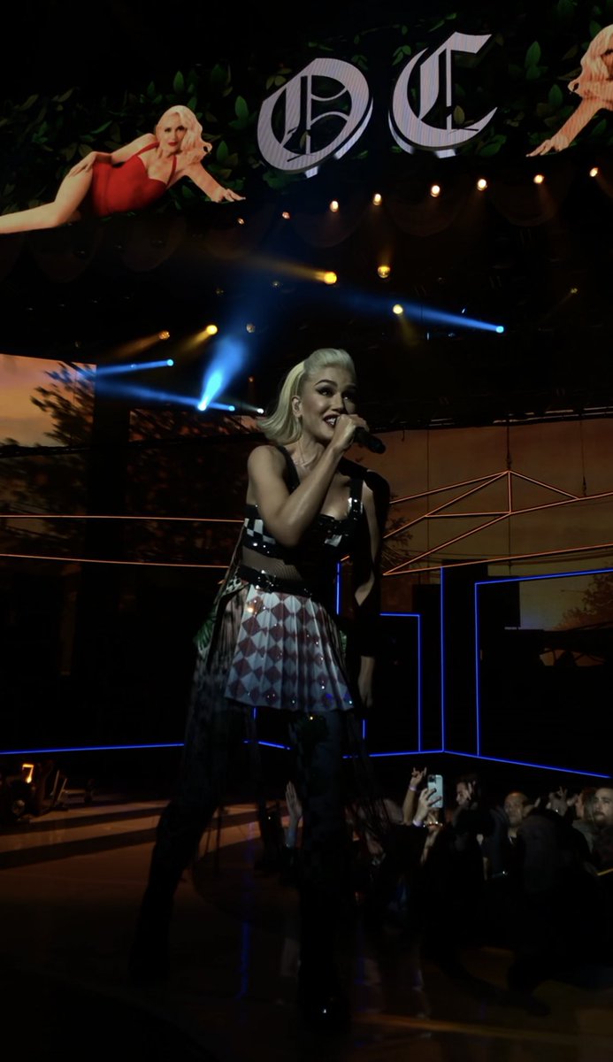 HollabackGx's tweet photo. OC Girl 🔥 @gwenstefani #justagirlvegas #show53 https://t.co/Hmw2I965a1