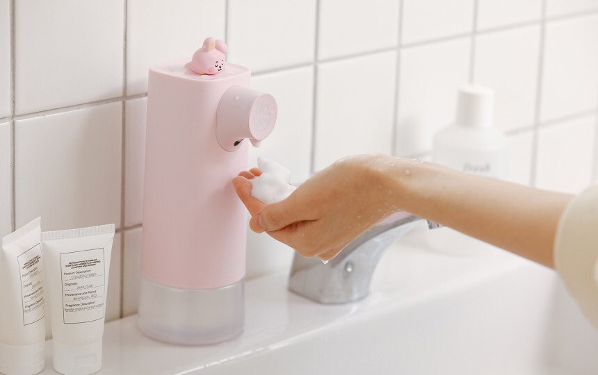 AMPshop_shop's tweet photo. ♡พร้อมส่ง♡ BT21 Auto Soap Dispenser
เครื่องจ่ายสบู่อัตโนมัติ
✅ COOKY
❗กล่องมีตำหนิ❗
💸 1,615 ฿
📦ค่าส่ง ลงทะเบียน 100 / ems 130 (ถัดไป +30)
#สบู่ล้างมือ #เครื่องล้างมือ #ล้างมือ #autodispenser
#ตลาดนัดบังทัน #ตลาดรถไฟบังทัน #ตลาดนัดรถไฟบังทัน #ตลาดนัดbt21 https://t.co/5UCfmSaTDw
