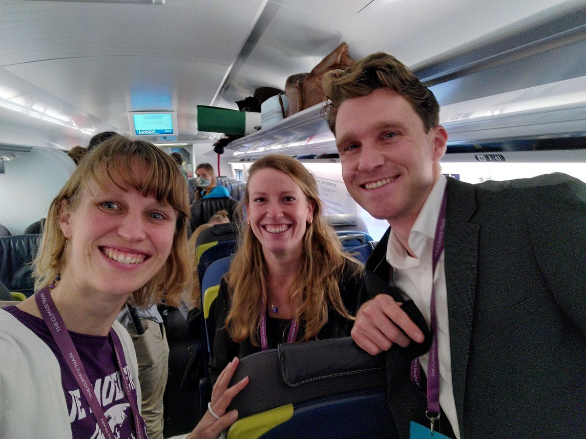 De Klimaattrein #RailtotheCOP is vertrokken! Samen met Emmelien en Freek ASN Bank geven we een workshop over Climate Finance. Inspirerend initiatief, een trein vol klimaatleiders!