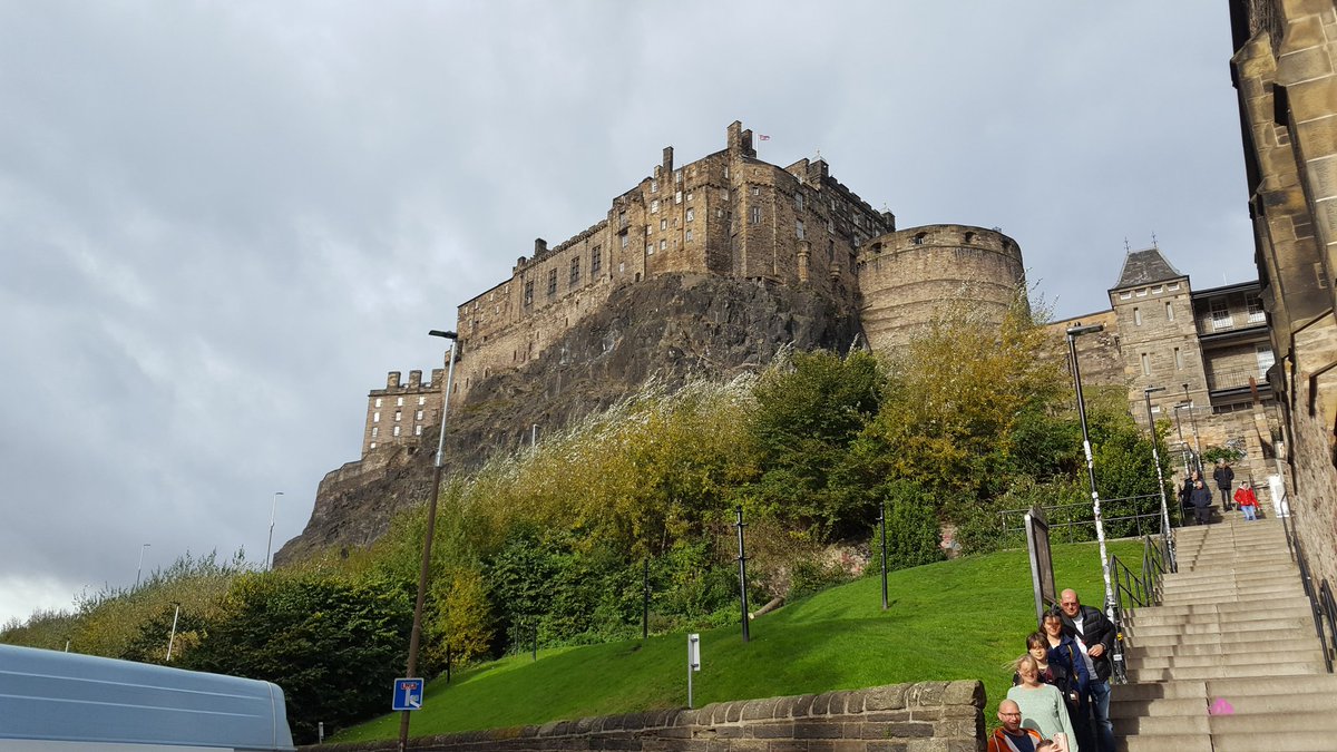 darrylevz's tweet photo. Edinburgh Castle last week. https://t.co/GykWTJj55S