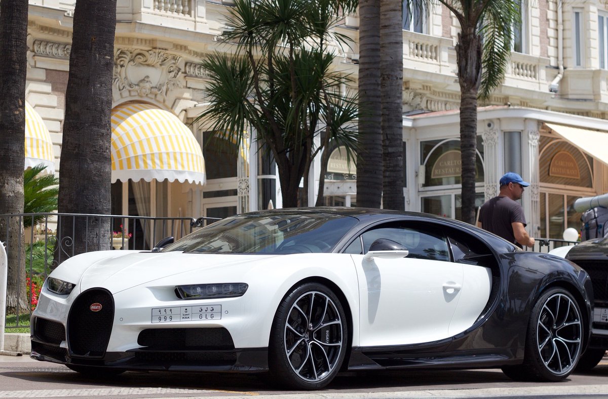 IDoubleYourCash's tweet photo. You will loose a lot of friends when you get serious about your life, your business and your goals. That´s why a Bugatti has 2 seats and a bus got 30! #forexlifestyle #dreambig #bugatti #ferrari #porsche #luxurylifestyle #beachvibes #beachlife https://t.co/mIKhclsvmV