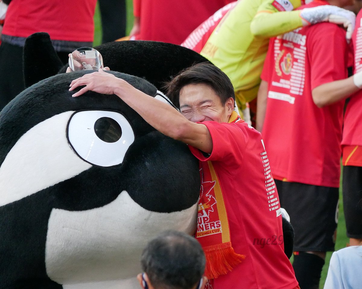 なごやま tweet media