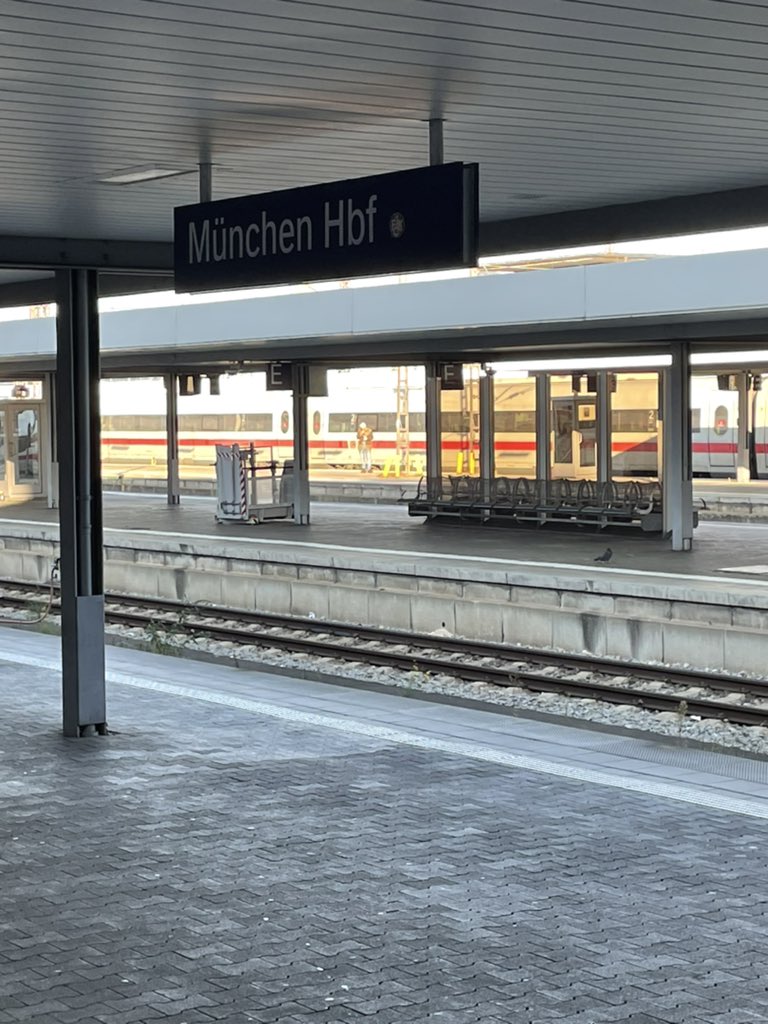 Slovenia in UK tweet media