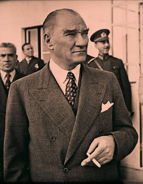 Türkiye’nin değil Dünyanın Tek Lideri BAŞKOMUTAN.  #DünyaBaşkomutanGörsün