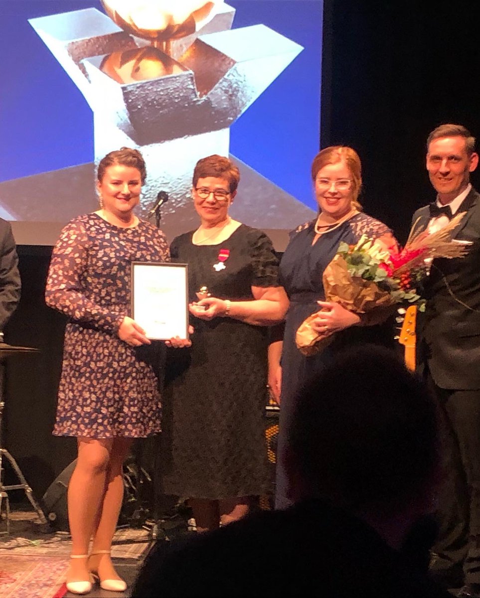 HilkkaLeena's tweet photo. Kiitos Porvoon Yrittäjille upeasta 75-vuotisgaalasta ✨
Onnea Porvoon vuoden yrittäjälle Jesse Berglöf ja vuoden perheyritys ravintola Hanna Maria 🍾
Oli ilo juhlia kanssanne ✨
#py75 #porvoonyrittäjät #yrittäjä #porvoo #suomenyrittäjät #eikuntaailmanyrityksiä https://t.co/mO7wet1hGq