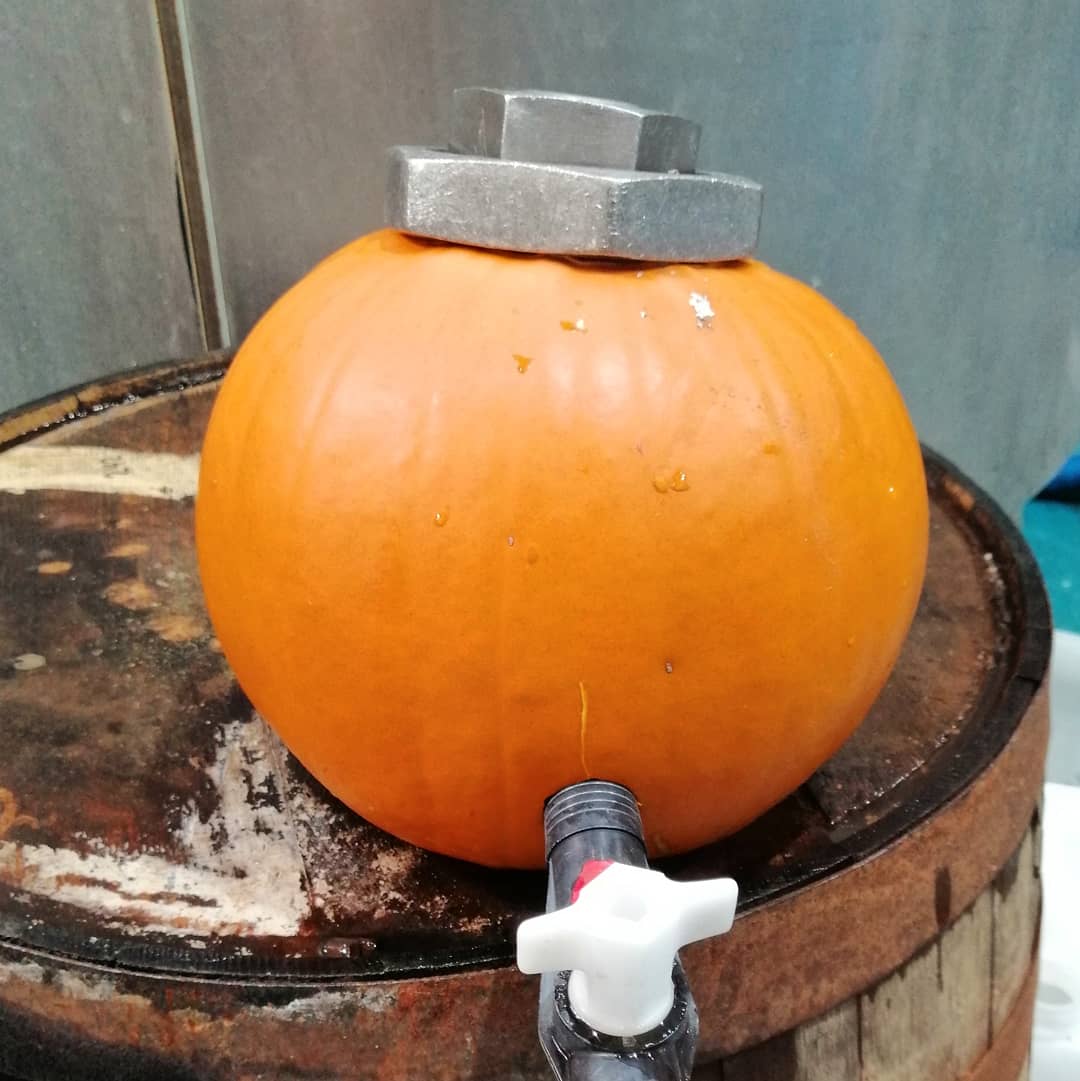 AbbeydaleBeers's tweet photo. Live @AbbeydaleFunk brewday and tasting with @AscensionCider today! #FunkFest21
... And yes, our guests are drinking pumpkin saison, served from a pumpkin ๐๐ https://t.co/F4puDL1LHh