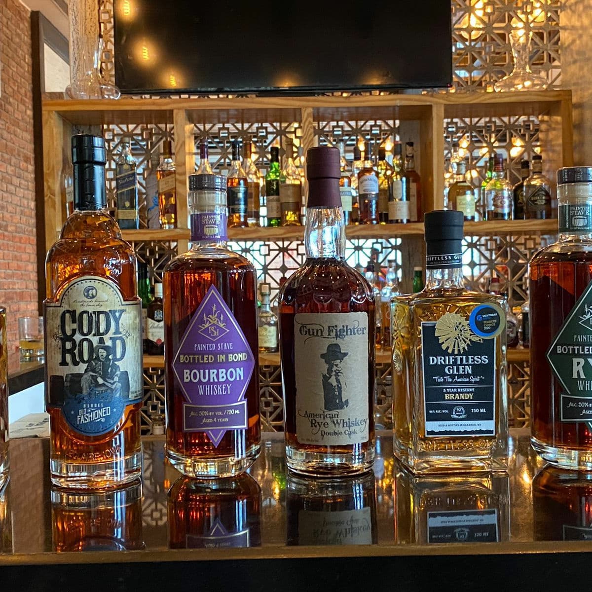 USDAIndia's tweet photo. #USDAIndia’s American Craft Spirits Showcase marvelously highlighted new-to-India U.S. whiskies, gins, rums, and liquors to enthusiasts in Mumbai. Here’s a glimpse of the event. #TasteofAmerica #USDATrade #USDAIndia #CheerstoAmerica 🇺🇲 #NewToIndia #AmericanLiquor @CraftSpiritsUS https://t.co/UsDN9IliJp