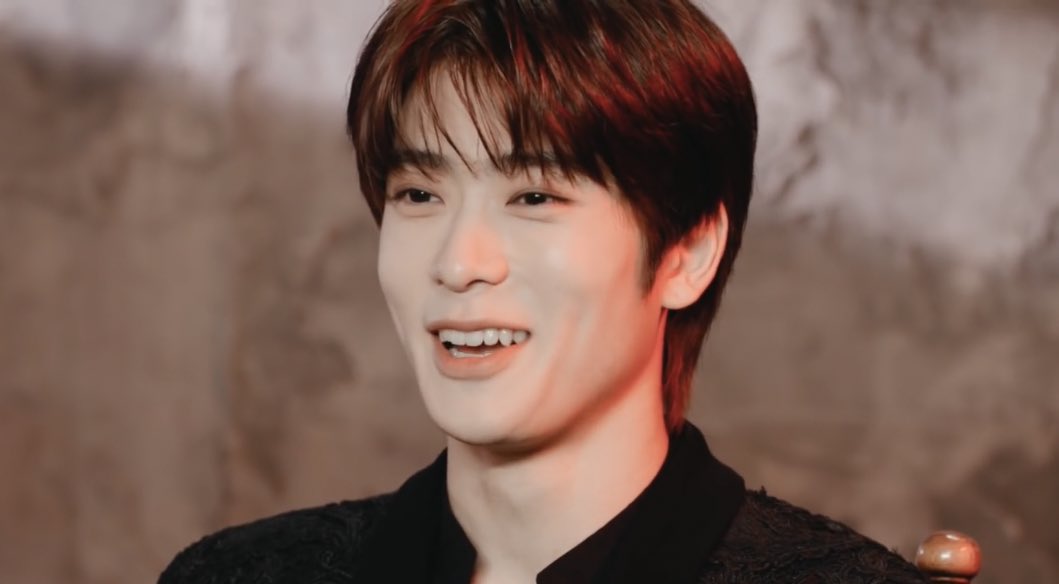 jaehyunspics's tweet photo. 🖤 https://t.co/bDR5oUST8I