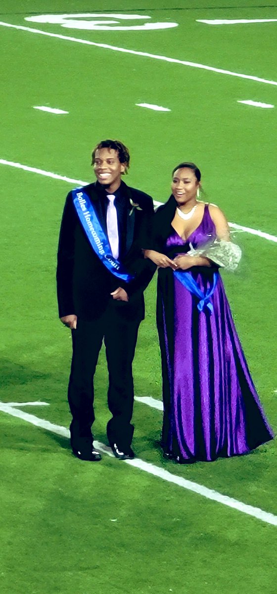 astrostarbright's tweet photo. So I didn’t win HoCo queen but I am so proud of my escort Jakhye who won as king! His work in the community and at Bolles exemplified the highest and truest service to all and I couldn’t be happier! More pics to come! Congratulations Jakhye! #hoco2021 #kingJakhye https://t.co/mcTClPzY07