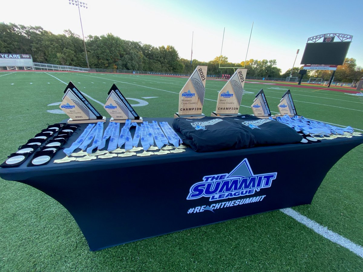 TheSummitLeague's tweet photo. It's #SummitXC Championship Day 🥳

Good luck to all of our runners‼️

📍 - Holland Hall | Tulsa, Okla.
🏃‍♂️ Men - 10 a.m. CT
🏃‍♀️ Women - 11 a.m. CT
📺 - https://t.co/HkVLq7aLdW
📊 - https://t.co/FbCpN6R6oY

#ReachTheSummit x #SummitReaches40 https://t.co/n7VSqm2kTm
