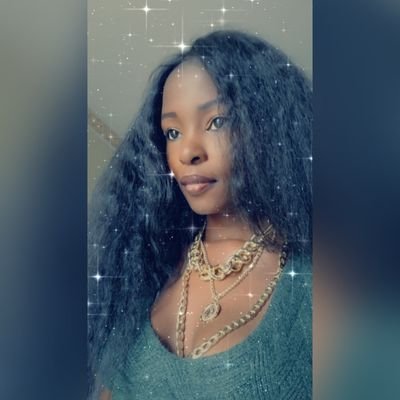 I dedicate today's win to these beautiful <a href="/Arsenal/">Arsenal</a> Ladies.<a href="/UweraLyndah/">Uwera 🦋</a> @Evelyn_Nakayi @EstherBirungi4