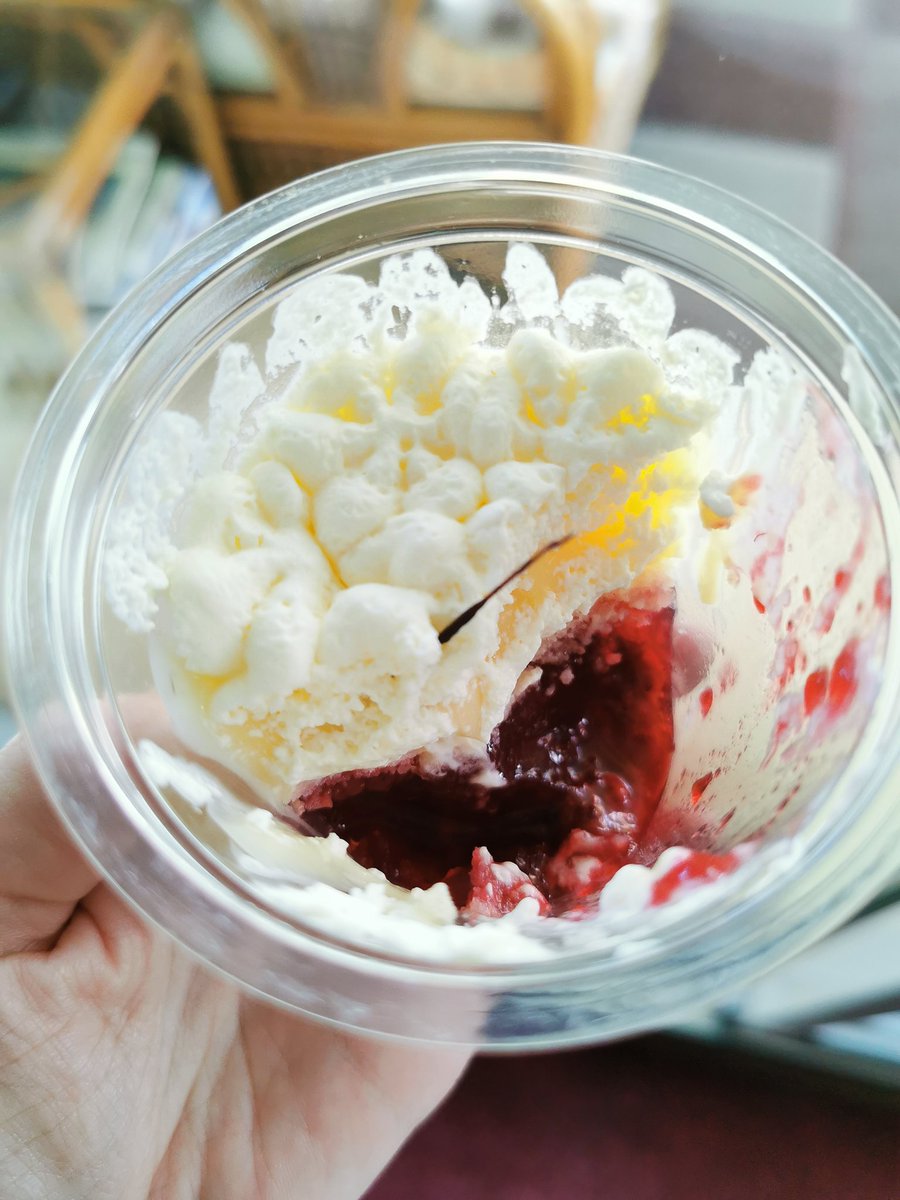 sunfloweryogi's tweet photo. @Tesco my parents just found a SHARP stick/twig in their trifles!! Can you please get in contact, dad nearly stabbed himself with it!! https://t.co/m8GoUIx9bO