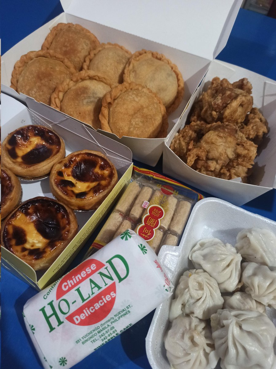 itsyomushy's tweet photo. Sinong pinag-Binondo food crawl ngayong araw? 🙋🏼‍♀🤤 Thanks love @ch0yster 🥰😘 #Quiksnack #sincerityfriedchicken #lordstowsbakery #eggtart #holandhopiaandbakery #yingyingteahouse https://t.co/R7nSB1DYB2
