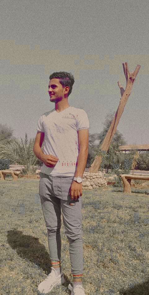 People in pain have a better smile than people who haven’t tasted the pain from within ⚫️⚪️#hazim_almosawiy