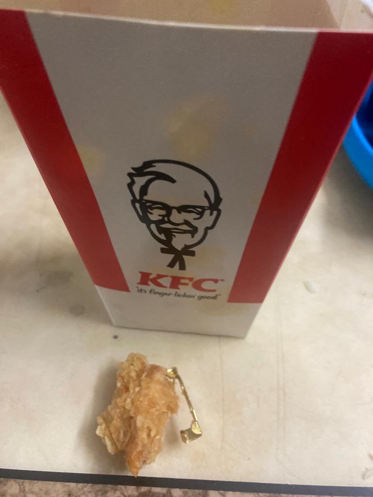 BuDuChe's tweet photo. KFC popcorns 😔@swiggy_in @kfc https://t.co/Sua5CY0zW8