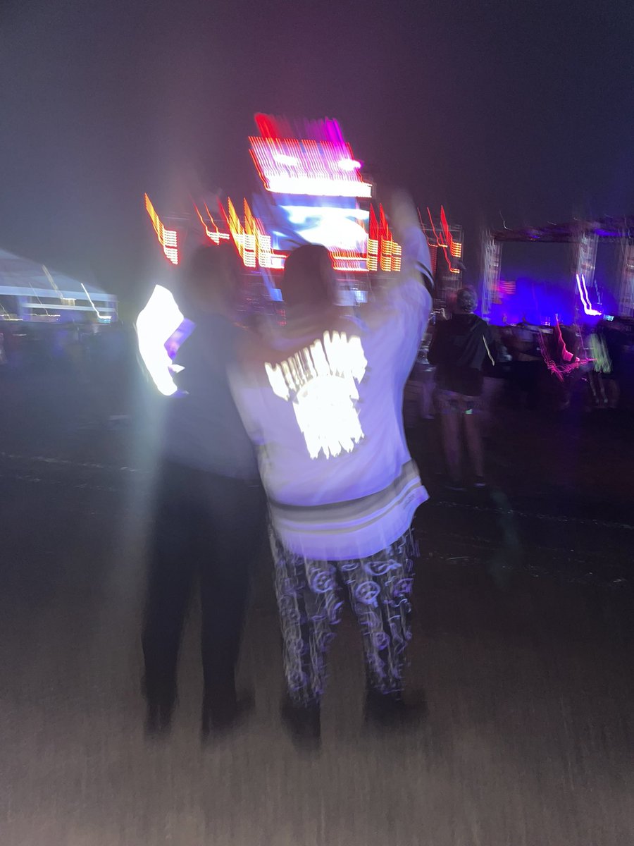 chasingvibes1's tweet photo. “ i saw you at the fest last night but you didn’t say hi 👋 “

What I saw at the fest : https://t.co/oOR7NtjjVn