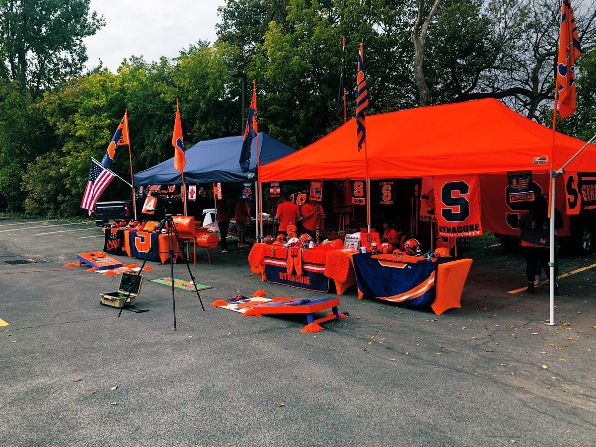 spartacusepride's tweet photo. @EricDungey Who is he…The Cuse Legend @EricDungey Top Notch Legendary Performances both on and off the field. Since 1889 This is Syracuse Football https://t.co/4Czma3RDYK