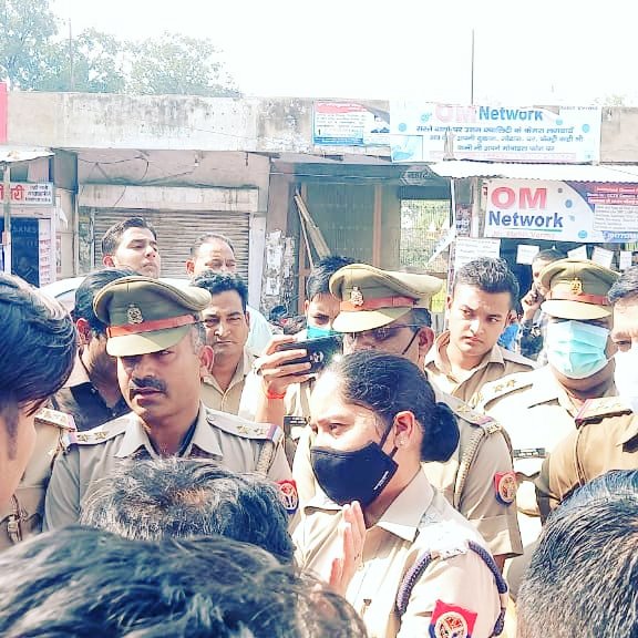 abvphathrasbraj's tweet photo. पी.सी.बागला इंटर कॉलेज के गेट पर राजनीतिक दल की सदस्यता करने वाले समाजवादी पार्टी के नेताओं का अखिल भारतीय विद्यार्थी परिषद हाथरस कार्यकर्ताओं ने प्रदर्शन कर विरोध किया शैक्षिक संस्थानों में विद्यार्थियों को राजनीतिक संगठनों प्रति कैंपस में बरगलाने का कार्य नहीं करने दिया जाएगा https://t.co/TDYwWFzvHC