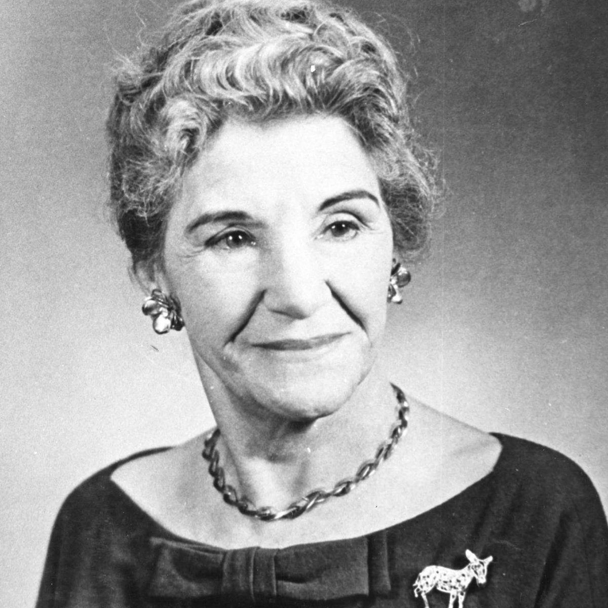 OklahomaHoF's tweet photo. In 1951, Mabelle Kennedy was appointed as assistant secretary of the treasury of the U.S. by President Harry Truman, she was the second woman to hold this position. She was inducted into the #OHOF in 1965; later became first woman to serve as mayor of Pawhuska #membermoment https://t.co/ms0O5nhUDr