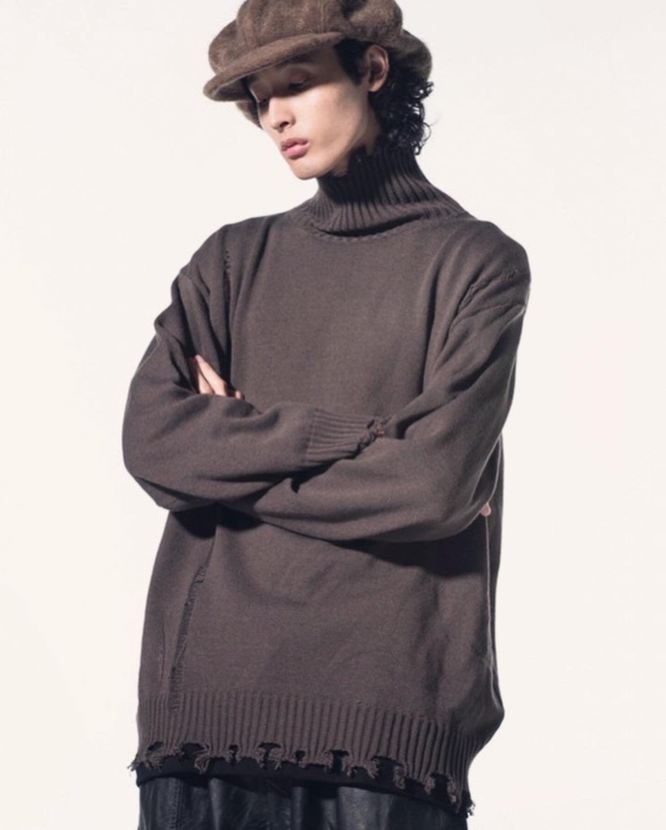 syte_etys's tweet photo. 【New arrival】★7G BulkyWool Damage Turtle Pullover 
裾や袖とハイネック先の末端にカットオフ的ダメージ加工
★Sheepskin Leather Washed One Tuck Draw String Pants
※hat coming soon
#theshopyohjiyamamoto
#yohjiyamamoto
#yohjiyamamotopourhomme
#ys #y3 #syte #damageknit
 #leatherpants https://t.co/PokZ8oVJYn