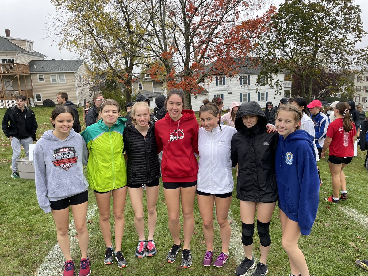 NewmarketXC_TF's tweet photo. Girls are off in about 5 minutes. #FastMules https://t.co/MisGUN5EbH