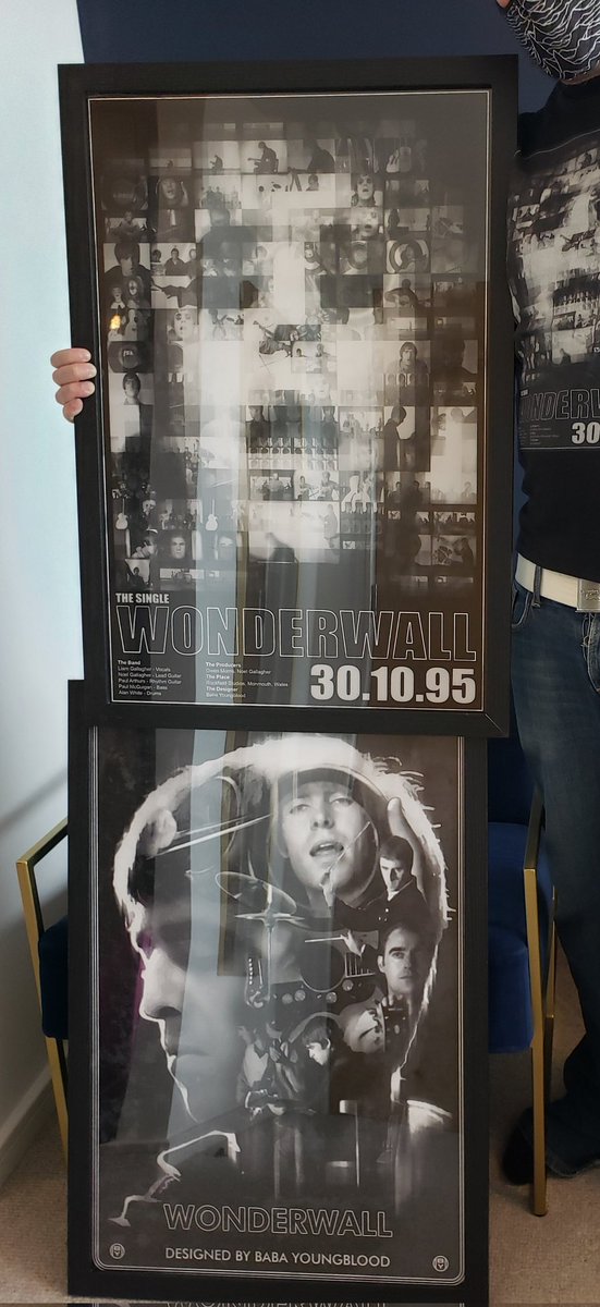 🔵 GIVEAWAY! 🔴

To WIN the XL #Oasis prints of:

LIAM as 120 tiles: frames of the "WONDERWALL" video taken 2.3 seconds apart, spanning the 4:36 of the film 🎞️ &amp; 

NOEL imagining the composition of his masterpiece 🎶 

⚫ Just RT this tweet

I'll pick a winner tonight at 11pm ✌