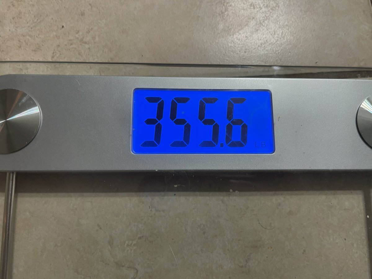 Lyricoldrap's tweet photo. For those asking, yes, still losing weight! This is down from nearly 400 in June and the lowest I’ve been in the last 6 years https://t.co/dmyyl1YAaT
