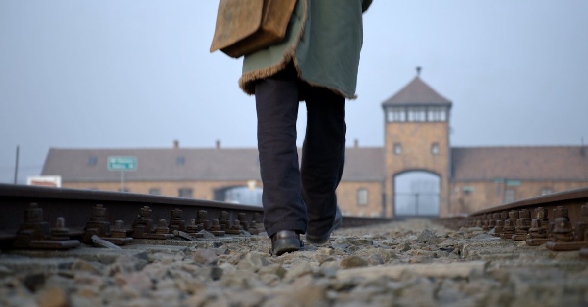 CSDocuFest's tweet photo. During the Holocaust, almost 1 million people in 22 countries carried out the unprovoked murder of 11 million. Why were so many people permitted to get away with their crimes? Wilkinsonโs journey takes him all over the world to find the answers.
#CSDF2021 / Sun 31 Oct / 12pm https://t.co/lSXphBPggT