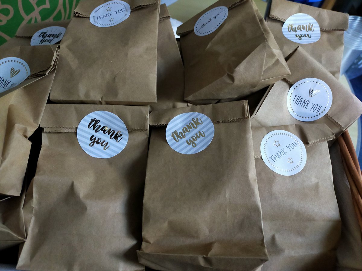 mandi-lee english tweet media