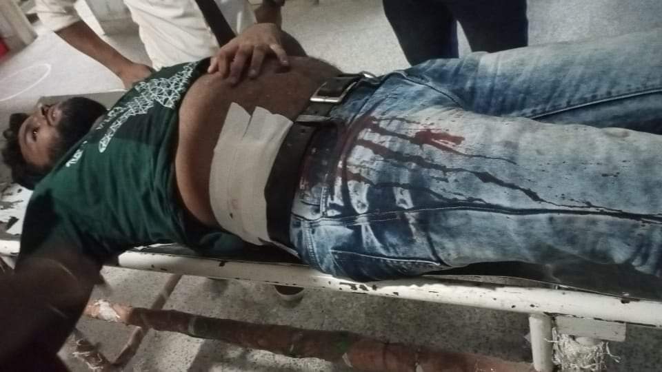 niravkghelani's tweet photo. During membership drive in R.K.I. School Kailashar, Tripura, our karyakarta Sibaji Sengupta is attacked by Jihadis by stabbing a knife in the stomach. He's in critical condition. ABVP strongly condemn this jihadi act and demands immediate action against the culprits. https://t.co/OpjEpgmzQP