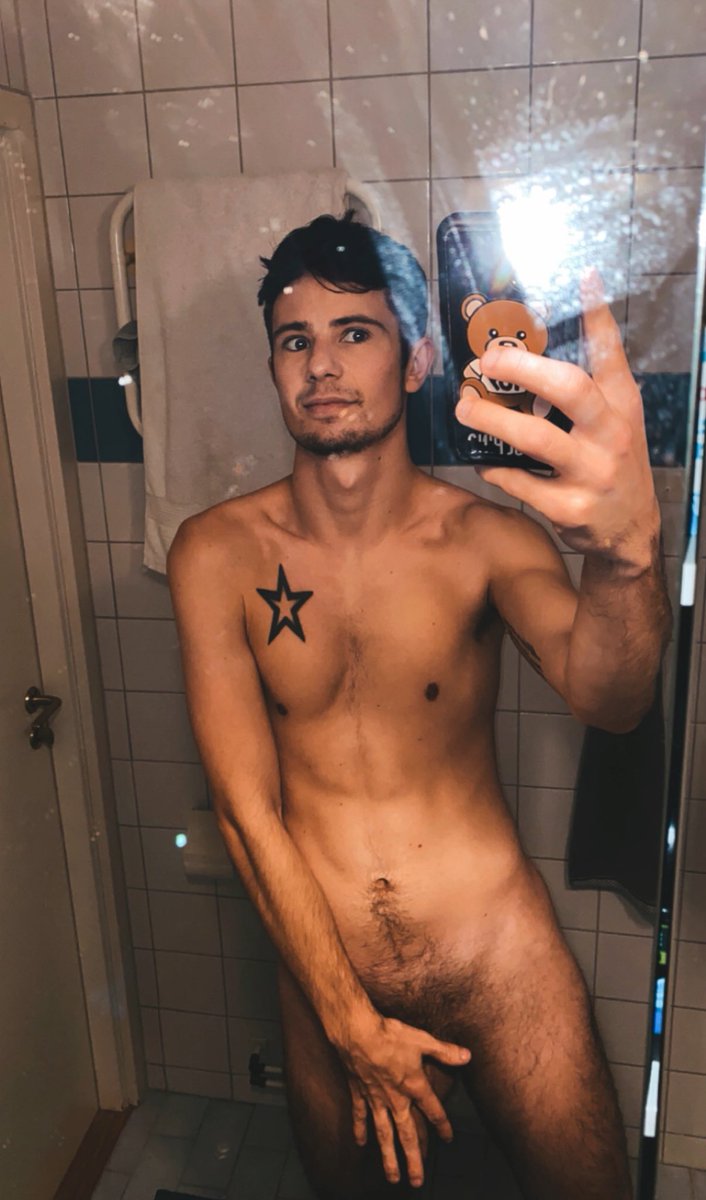 leonordicxxx's tweet photo. 🔁 Retweet if you want to move my hand 🖐😏 https://t.co/27EEYkQuXl