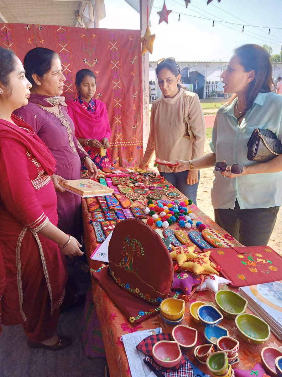 MBCT_Trust's tweet image. Phulkari Makers #BassiPathana #PMBP self help group #SHG of rural crafts women trained &amp;amp; supported by @MBCT held exhibition at Chandigarh Horse Show hosted by The Ranch, The Ranch, Near Oberoi Sukhvillas New Chandigarh, 29 to 31 October 2021 on 9:00AM to 7:00PM. #womenempowerment