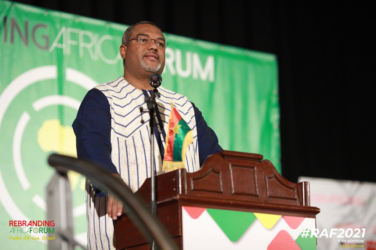RebrandingAF's tweet photo. Deuxième journée avec l’allocution  Mr @Hotthierry1 , Président et fondateur du Rebranding Africa Forum.
Il nous a fait une rétrospective des réalisations du RAF et souligné leur motivation pour le choix du thème de cette édition : la révolution numérique en Afrique.
#RAF2021 https://t.co/zw1JKwBnlB