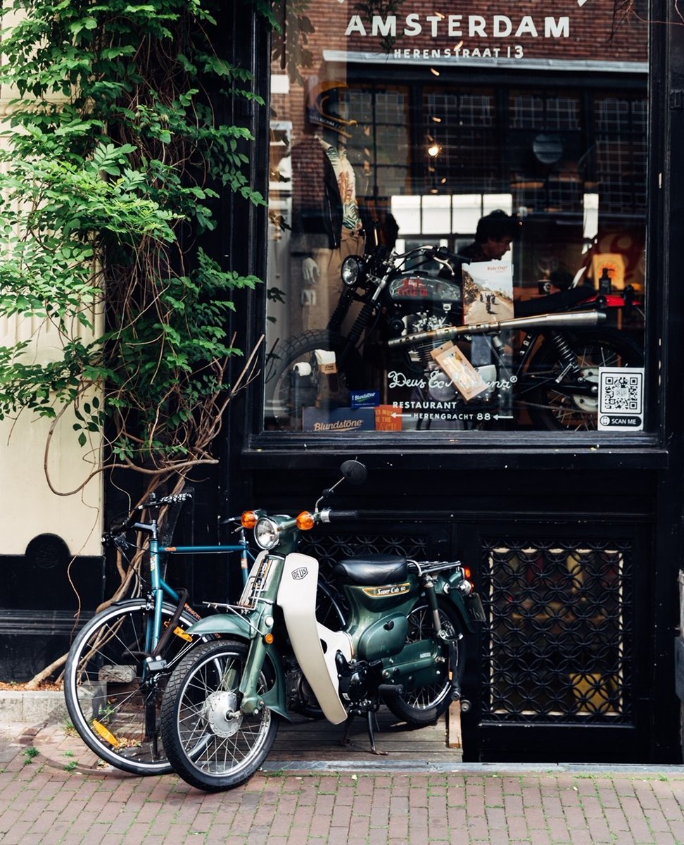 TheDailyRideUp's tweet photo. PARLOUR

Deus in Amsterdam 
The location features Deus' apparel and accessories as well as bicycles, hand-shaped surfboards, and of course, motorcycles.

Join our newsletter! Link in bio!

#TheRideUp #motorcycle #ride #custom #parlour https://t.co/VJ7OpN5h1H